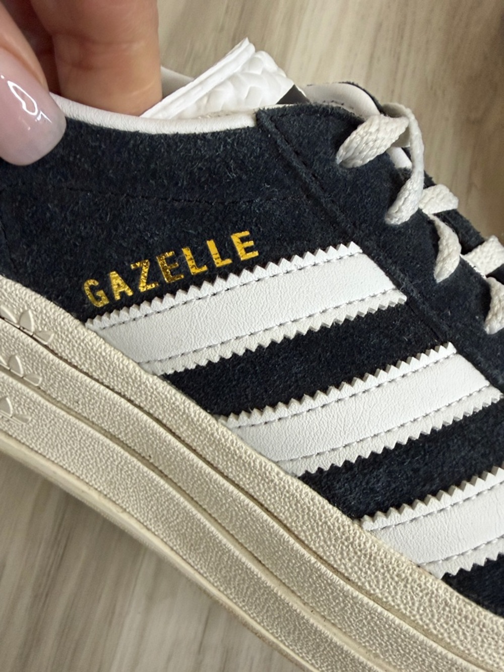 Adidas  Gazelle Low-Top Sneakers in Black and White platform size 8 women’s - Picture 7 of 14